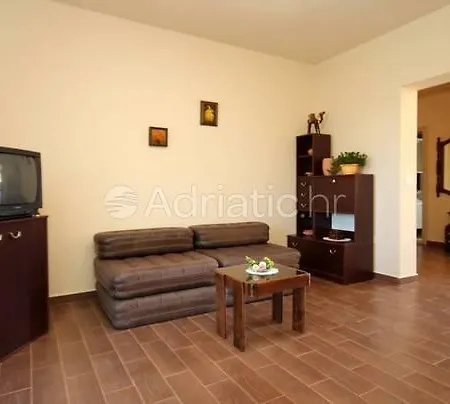Kneze Nikolina Apartamento *